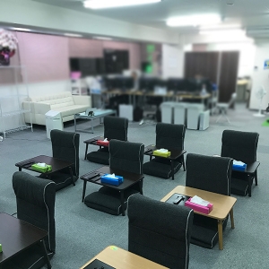 待機場は清潔で居心地抜群です！