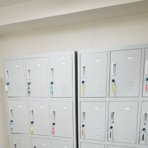 鍵付きロッカー完備