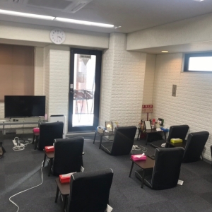 待機場は清潔で居心地抜群です！
