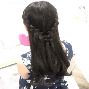 ③プロのヘアメイク無料✨