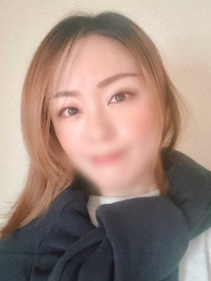 緋色 杏