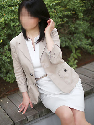 栞里