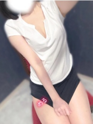 篠崎しずく